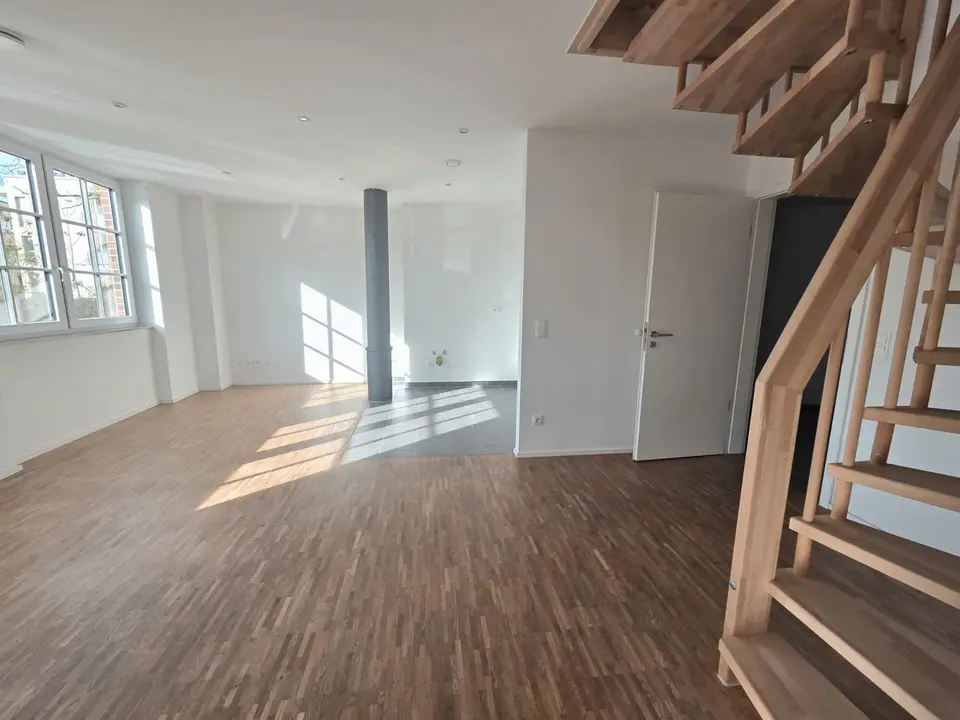 4 Zimmer Wohnung mit 118 m² in Magdeburg – Bild 1