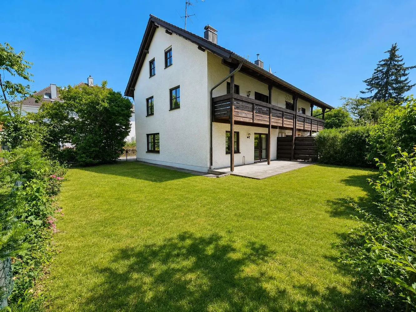 6 Zimmer Haus mit 165 m² in München – Bild 1