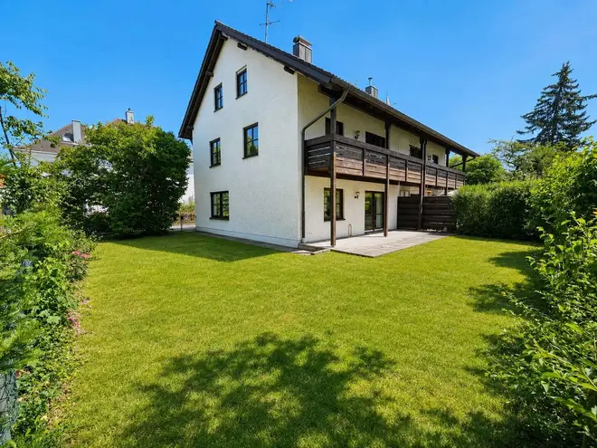 6 Zimmer Haus mit 165 m² in München – Bild 1