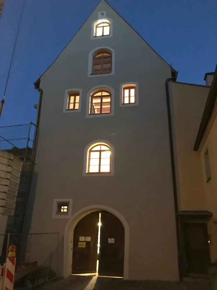 5 Zimmer Haus mit 260 m² in Regensburg – Bild 1