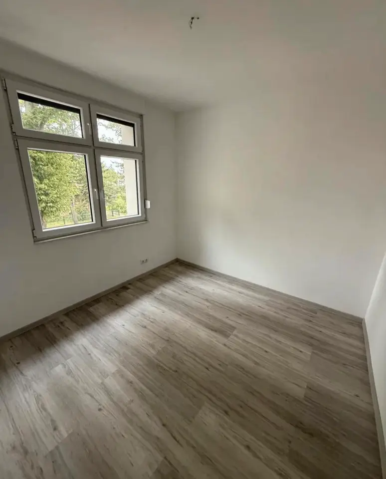 4 Zimmer Wohnung mit 105 m² in Stendal – Bild 2