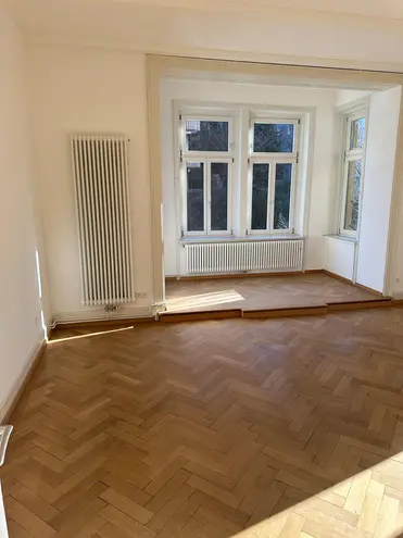 4 Zimmer Wohnung mit 131 m² in Stuttgart – Bild 1