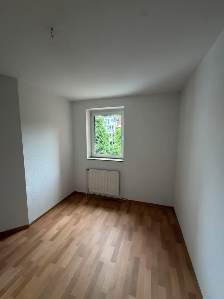 4 Zimmer Wohnung mit 96 m² in Schwerin – Bild 2