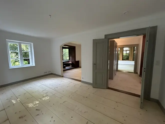 12 Zimmer Haus mit 365 m² in München – Bild 6