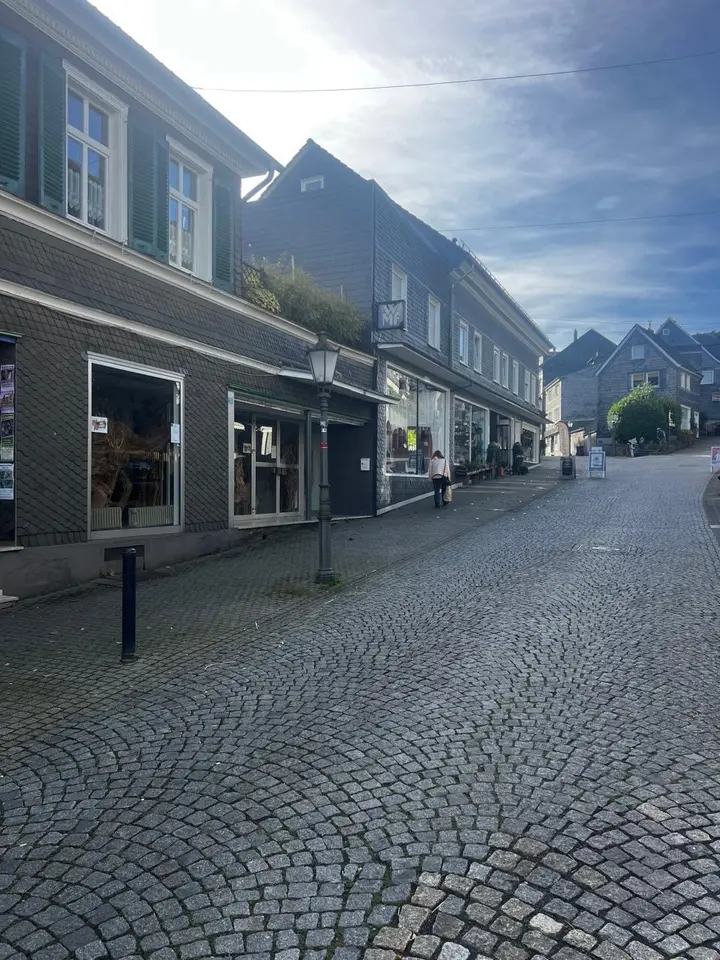 4 Zimmer Haus mit 500 m² in Wuppertal – Bild 2