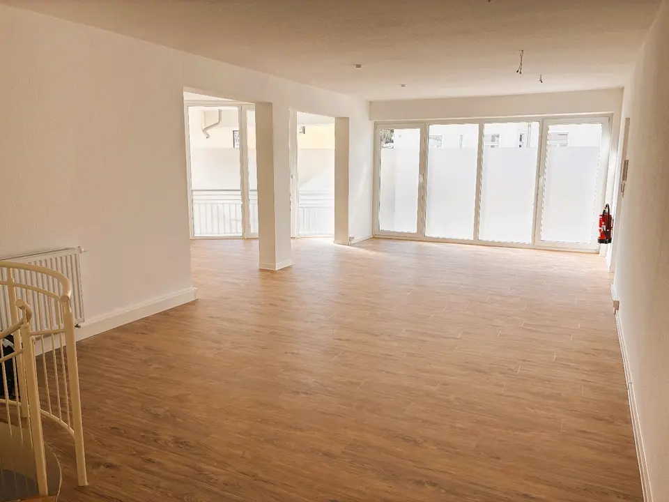 2 Zimmer Wohnung mit 121 m² in Gera – Bild 1