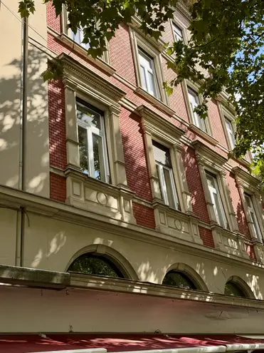 5 Zimmer Wohnung mit 147 m² in Wiesbaden – Bild 1