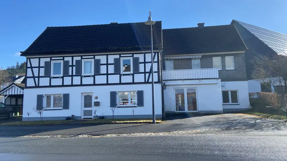 10 Zimmer Haus mit 402 m² in Siegen – Bild 2
