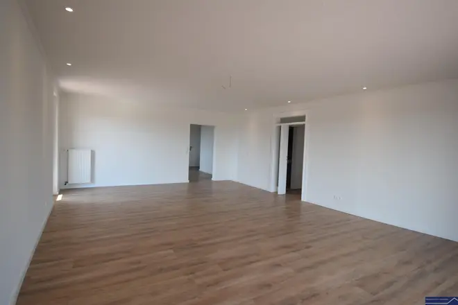 4 Zimmer Wohnung mit 138 m² in Frankfurt am Main – Bild 2