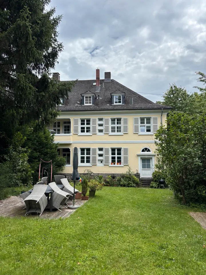 6 Zimmer Wohnung mit 220 m² in Oberursel – Bild 5