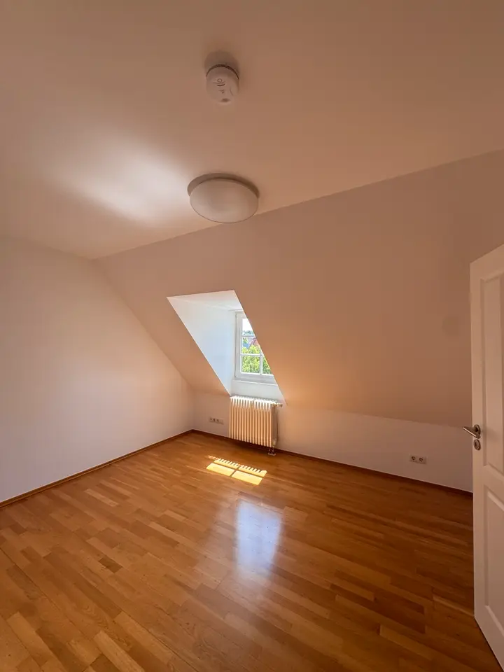6 Zimmer Wohnung mit 220 m² in Oberursel – Bild 8
