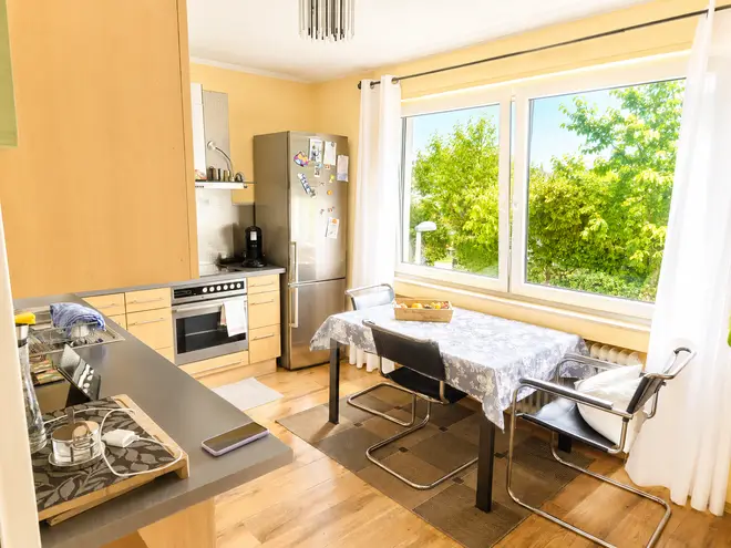 4 Zimmer Wohnung mit 102 m² in Köln – Bild 2