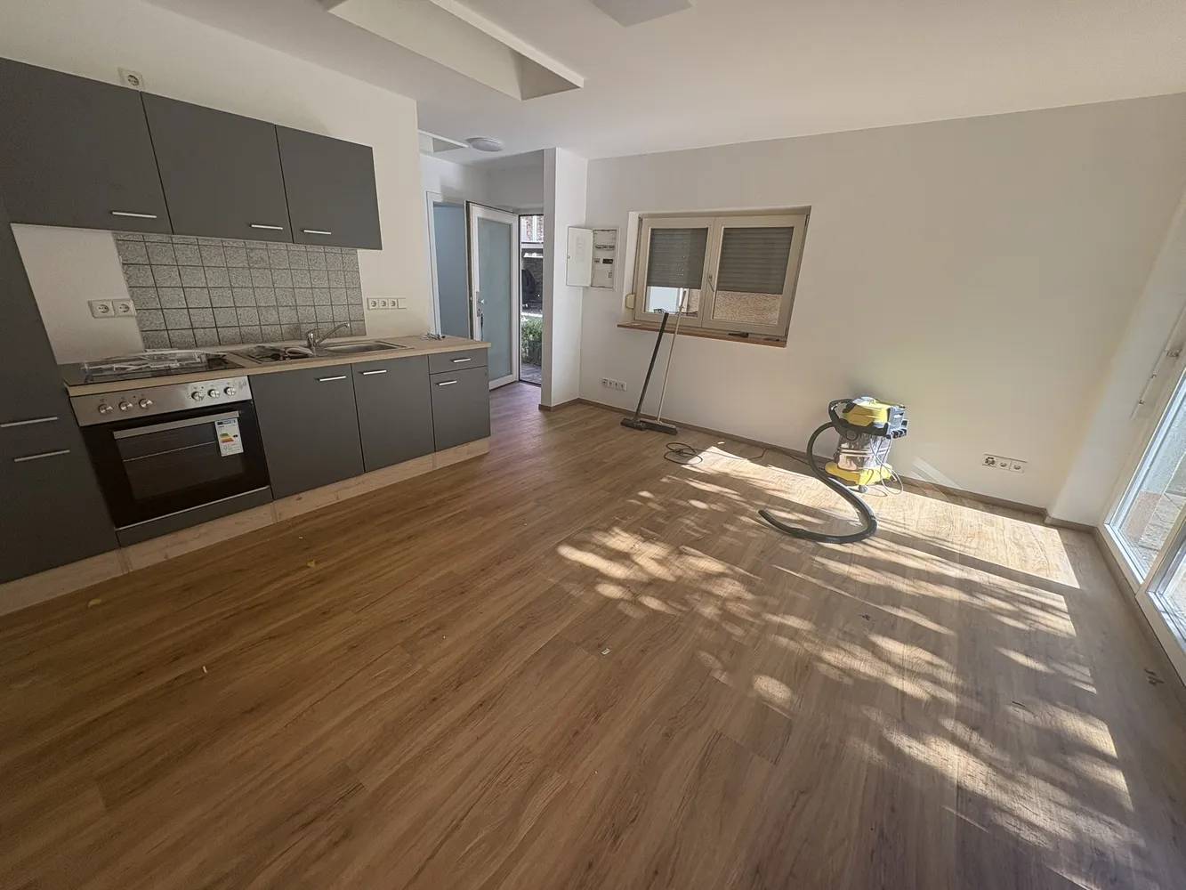 2 Zimmer Wohnung mit 48 m² in Karlsruhe – Bild 1