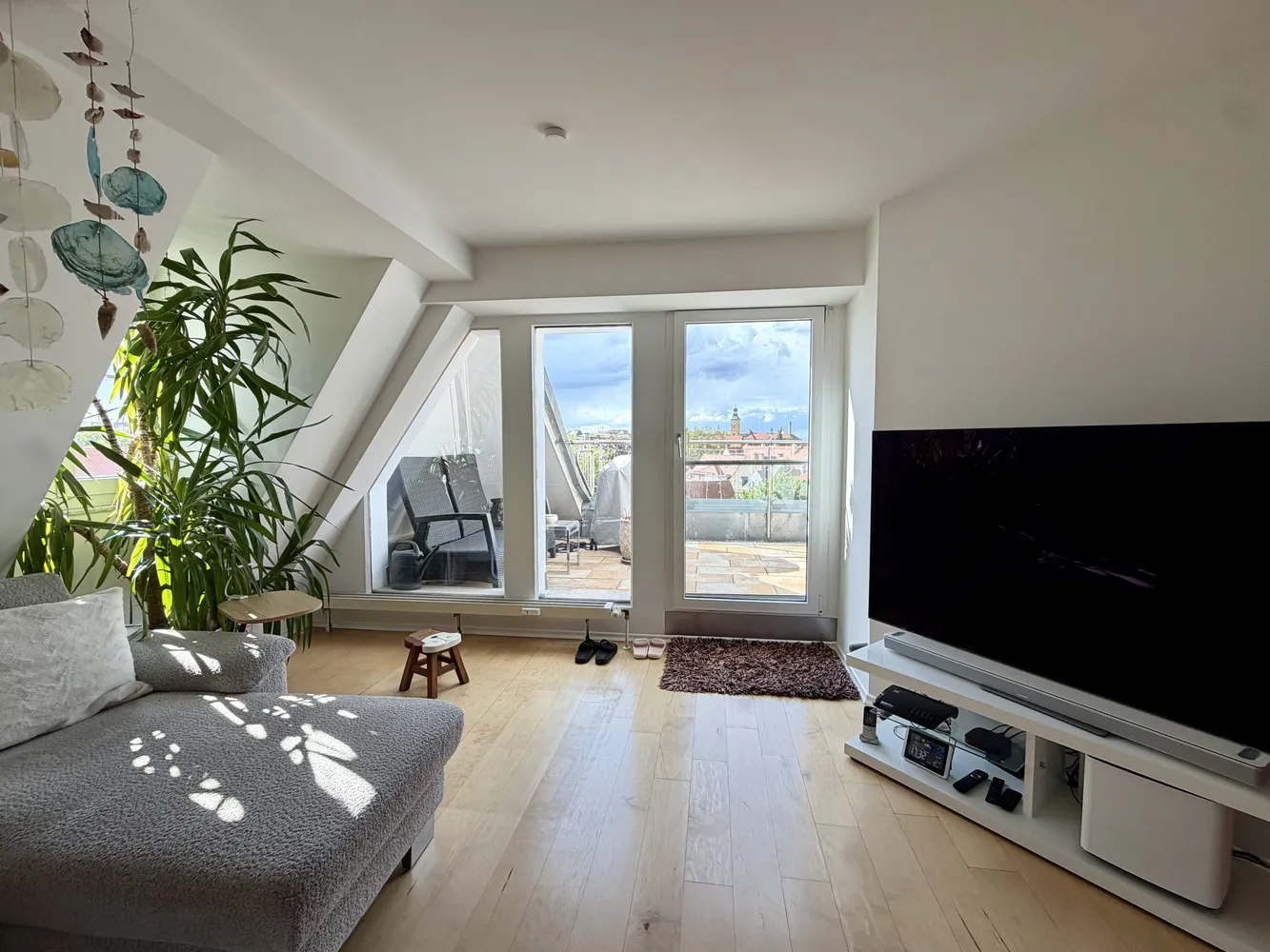 4 Zimmer Wohnung mit 110 m² in Augsburg – Bild 1