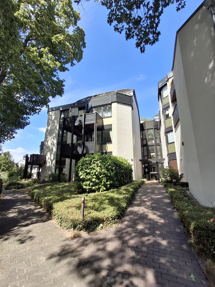 4 Zimmer Wohnung mit 143 m² in Bonn – Bild 1