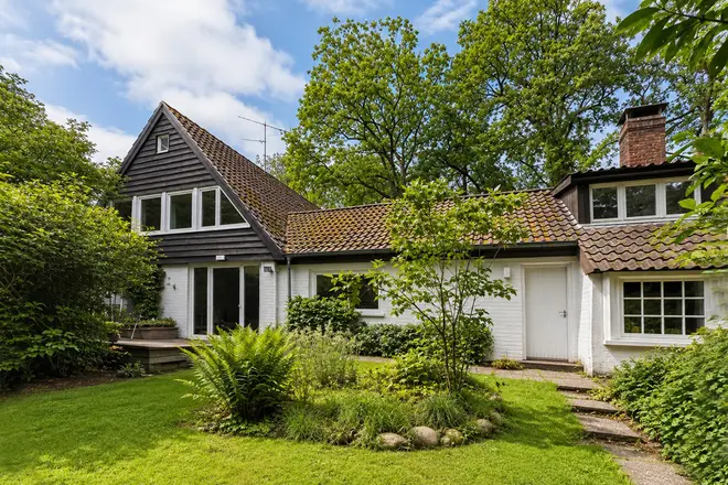 7 Zimmer Haus mit 254 m² in Hannover – Bild 1