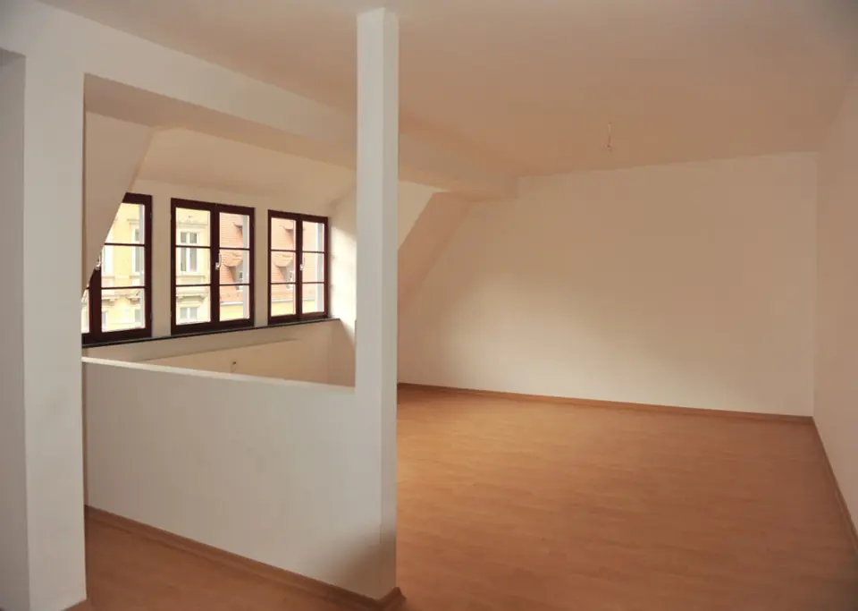 2 Zimmer Wohnung mit 77 m² in Zwickau – Bild 1