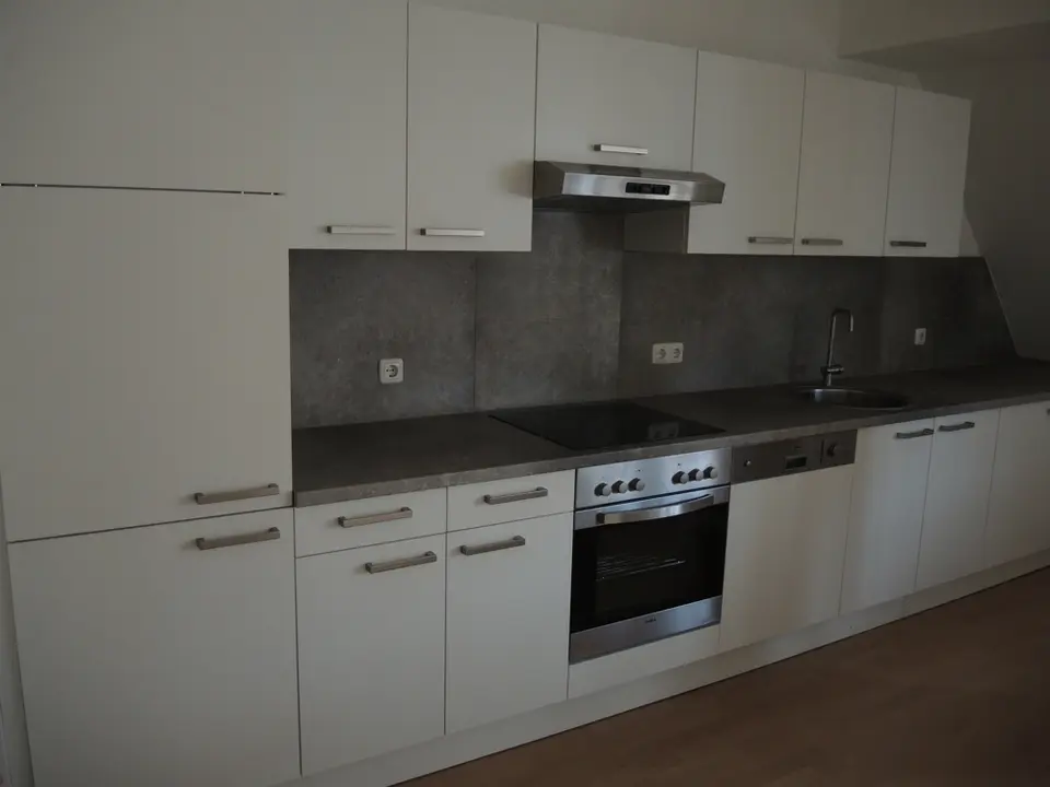 2 Zimmer Wohnung mit 77 m² in Zwickau – Bild 2