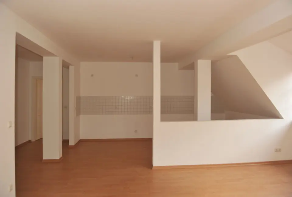 2 Zimmer Wohnung mit 77 m² in Zwickau – Bild 9