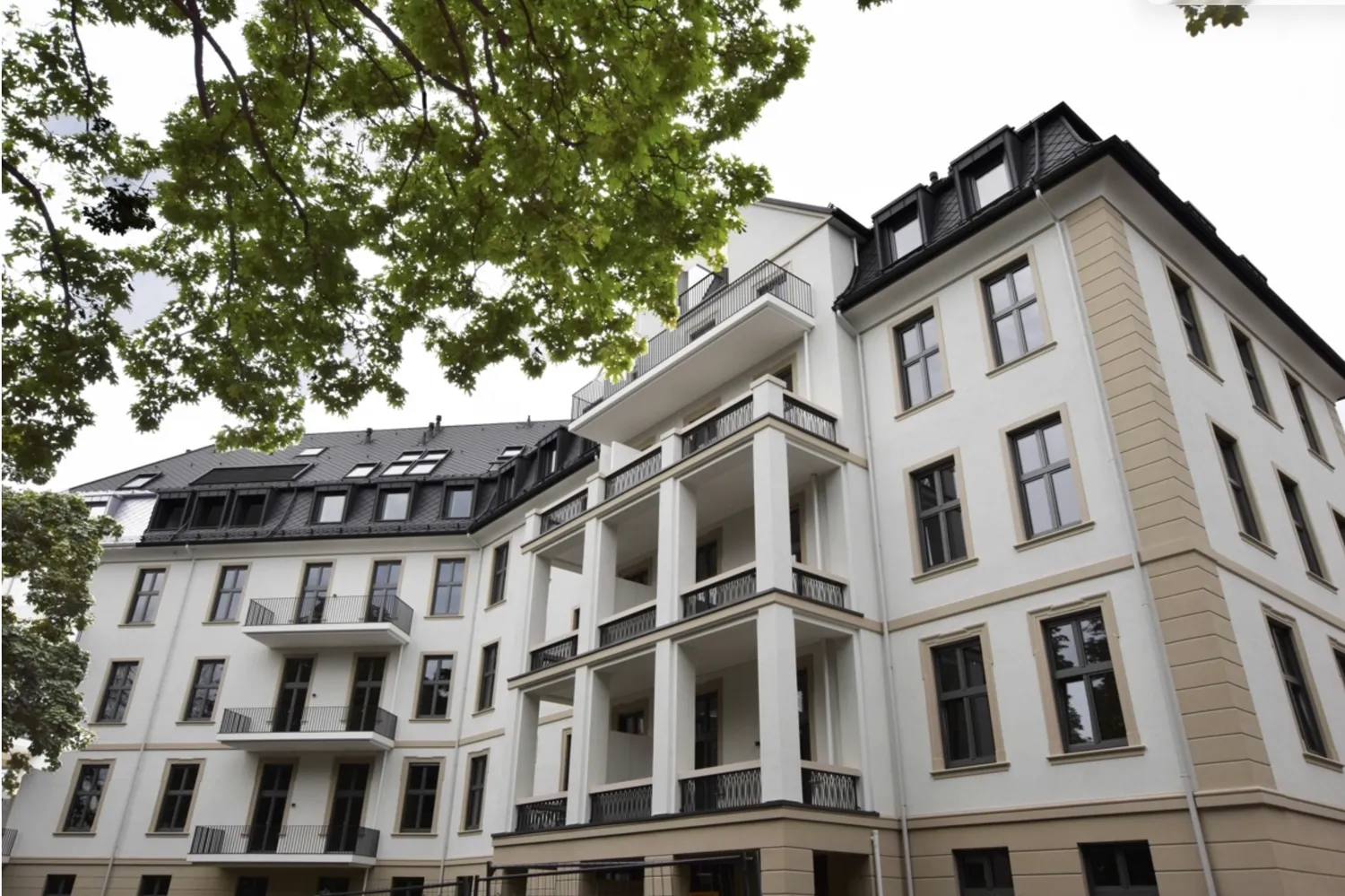 2 Zimmer Wohnung mit 100 m² in Frankfurt am Main – Bild 1
