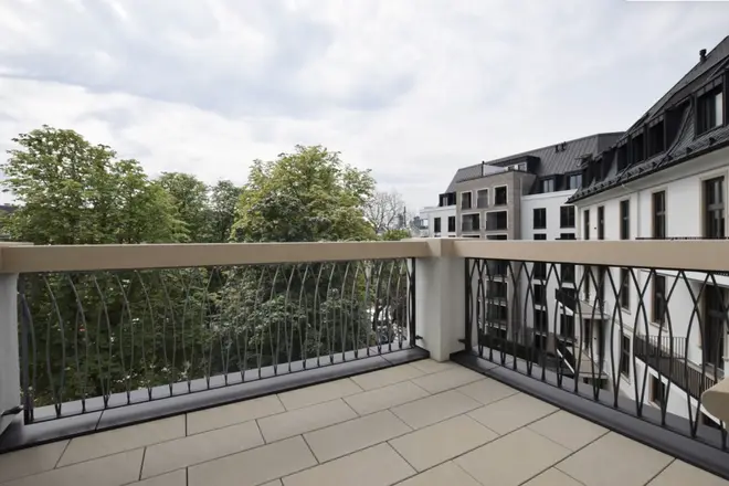 2 Zimmer Wohnung mit 100 m² in Frankfurt am Main – Bild 5