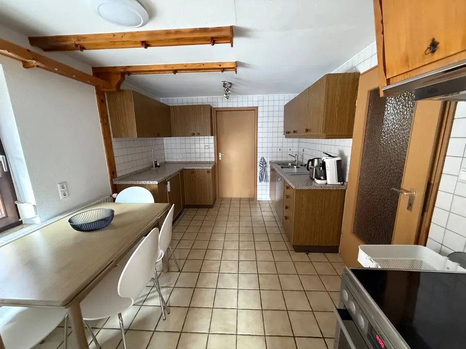 8 Zimmer Wohnung mit 160 m² in Tübingen – Bild 2