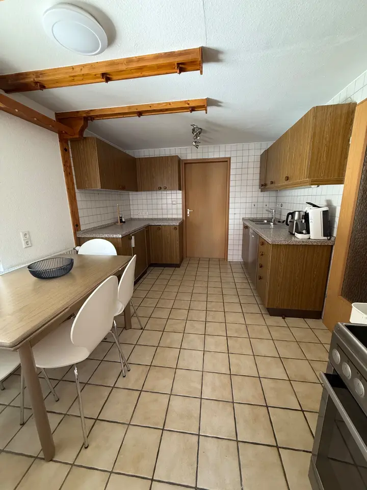 8 Zimmer Wohnung mit 160 m² in Tübingen – Bild 3