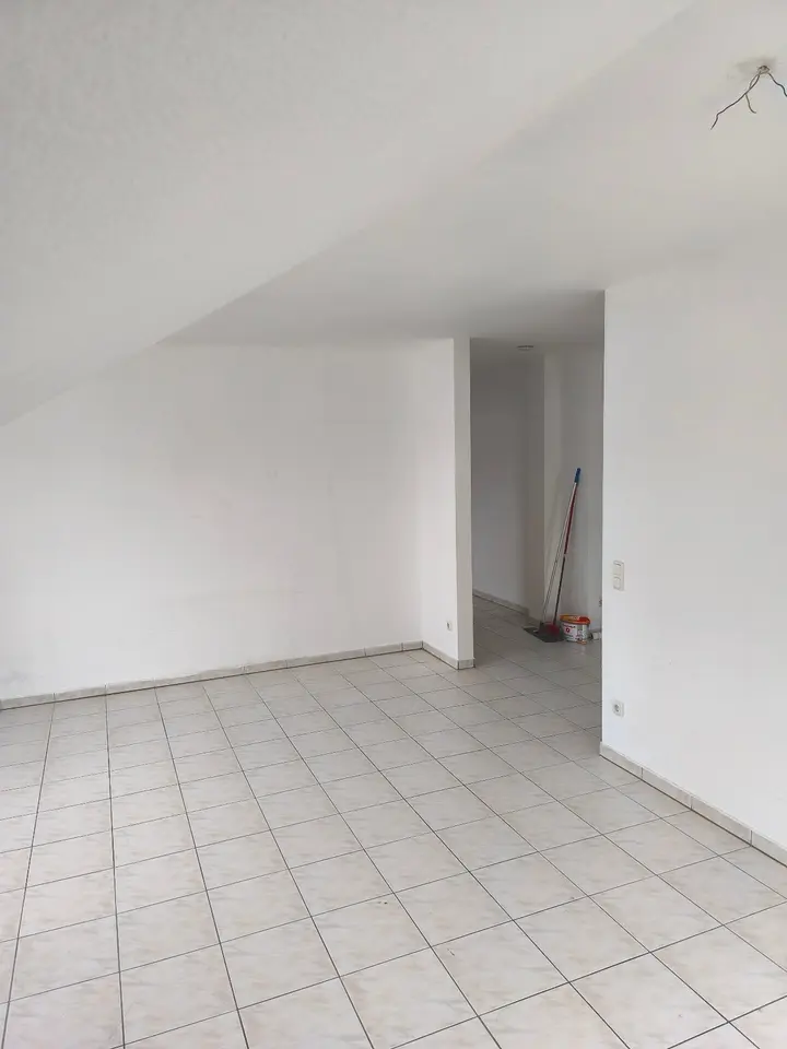 4 Zimmer Wohnung mit 105 m² in Offenbach – Bild 2