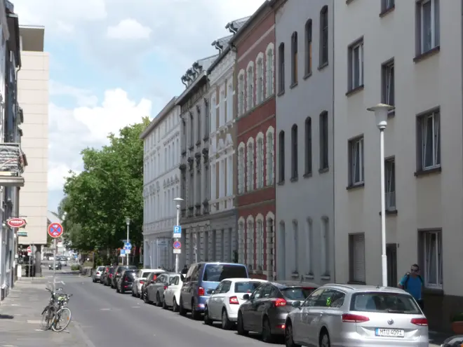 4 Zimmer Wohnung mit 100 m² in Neuss – Bild 1