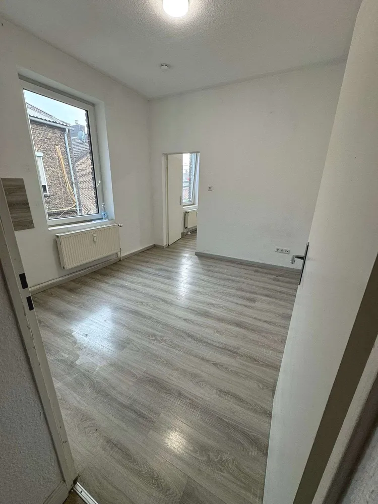 2 Zimmer Wohnung mit 27 m² in Neuss – Bild 1
