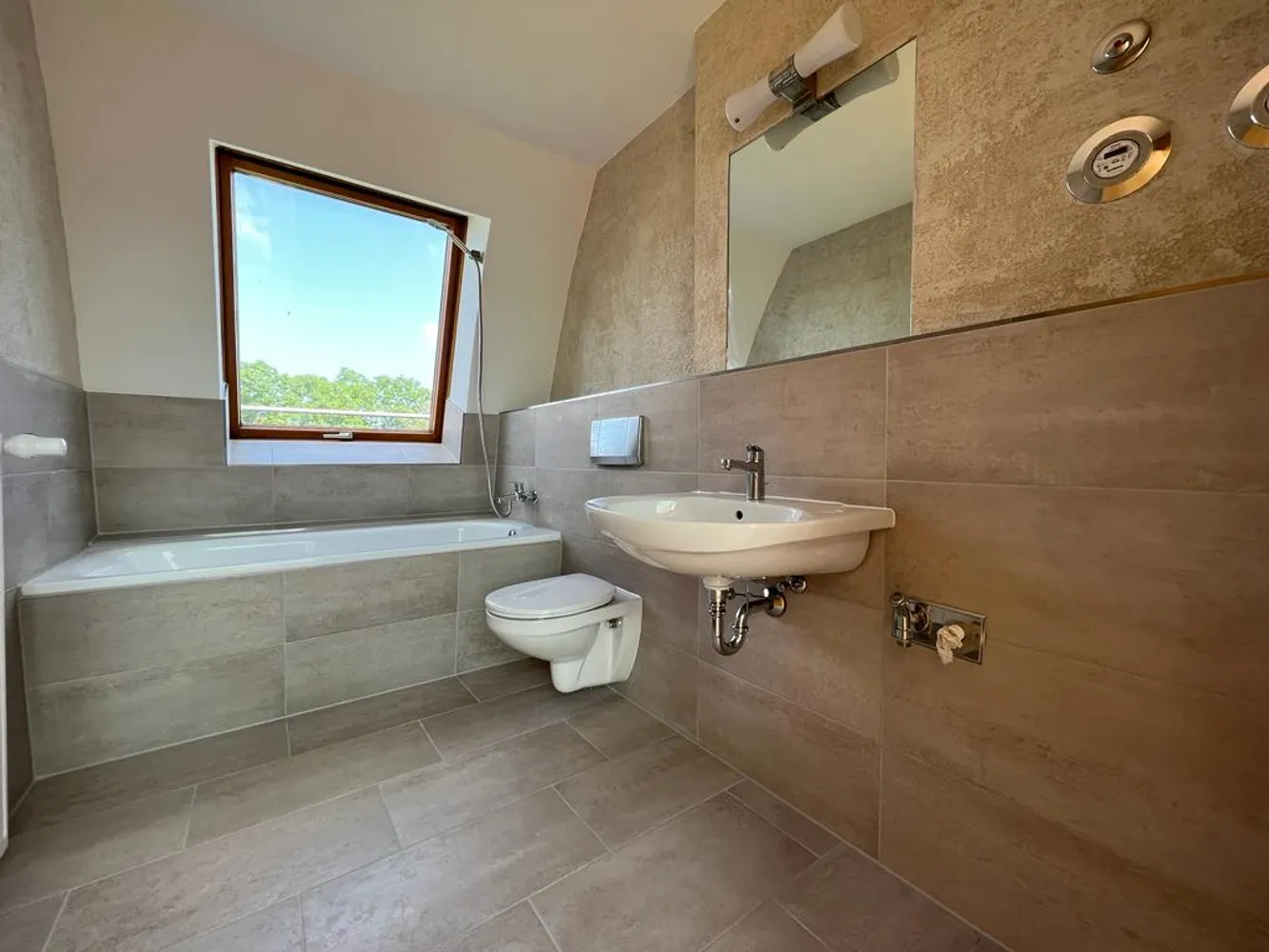 3 Zimmer Wohnung mit 93 m² in Merseburg – Bild 6
