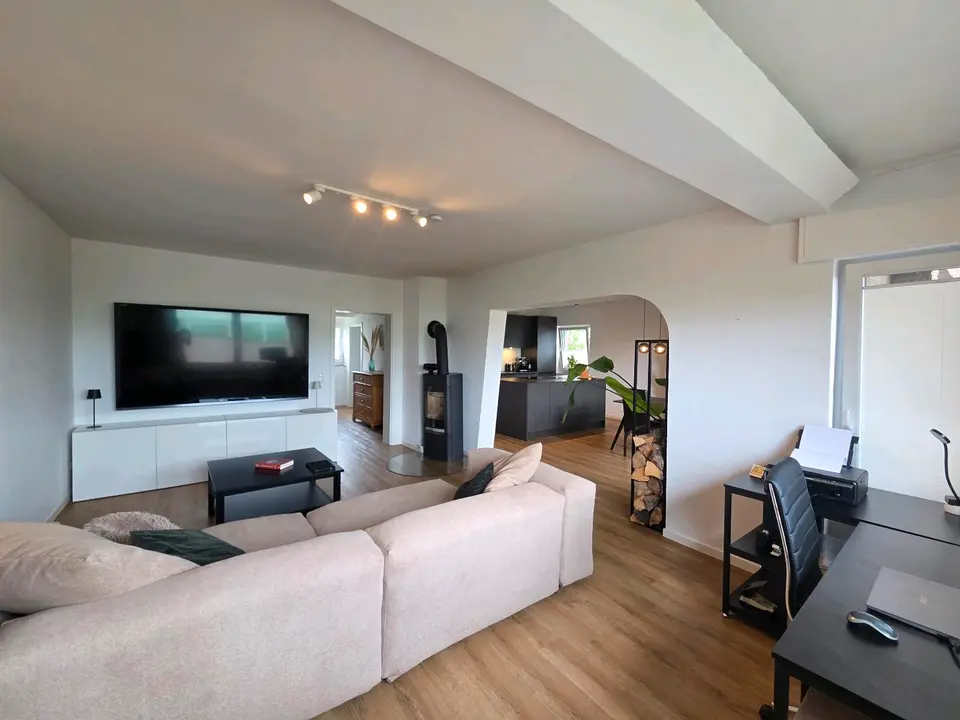2 Zimmer Wohnung mit 90 m² in Königswinter – Bild 1