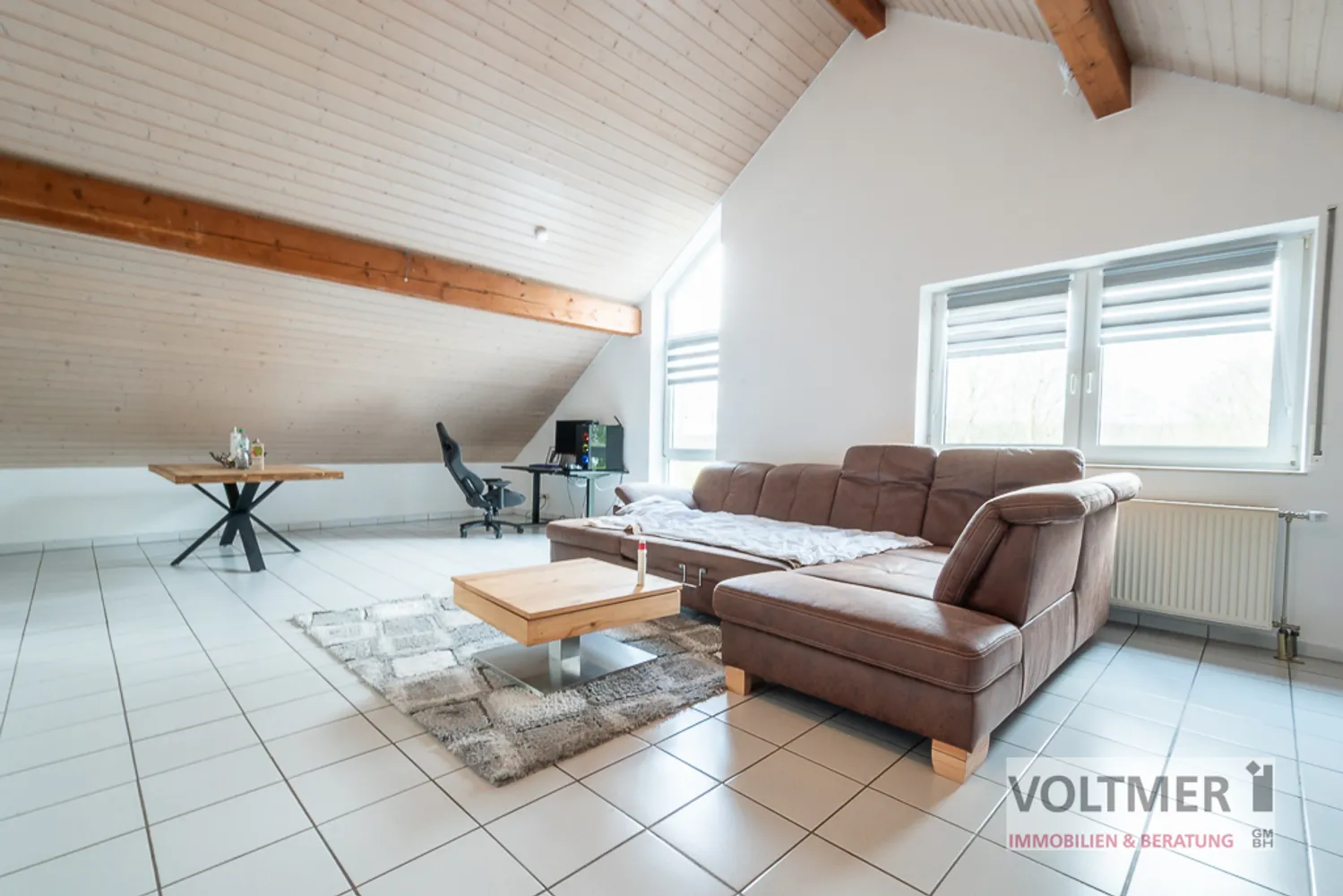 2 Zimmer Wohnung mit 100 m² in Homburg – Bild 1