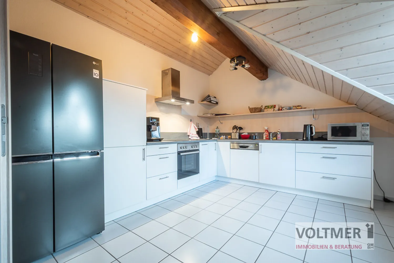 2 Zimmer Wohnung mit 100 m² in Homburg – Bild 2