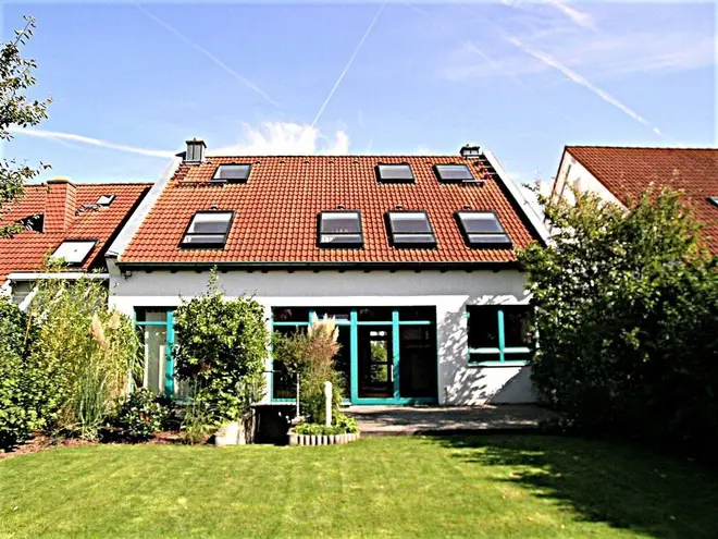 5 Zimmer Haus mit 200 m² in Frankfurt am Main – Bild 2
