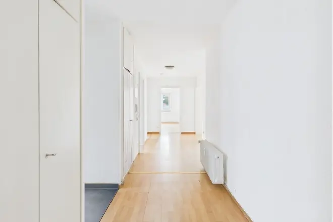 6 Zimmer Wohnung mit 110 m² in Stuttgart – Bild 3