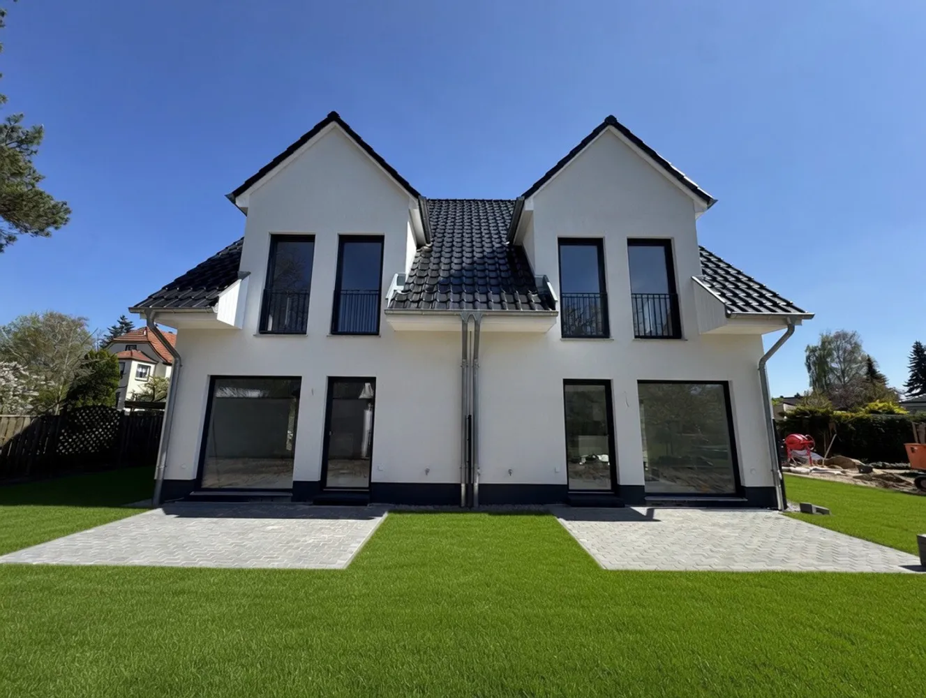 4 Zimmer Haus mit 150 m² in Berlin – Bild 1