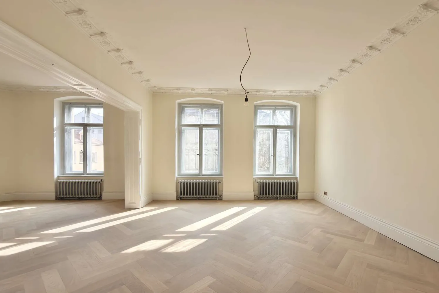 8 Zimmer Wohnung mit 210 m² in Görlitz – Bild 3
