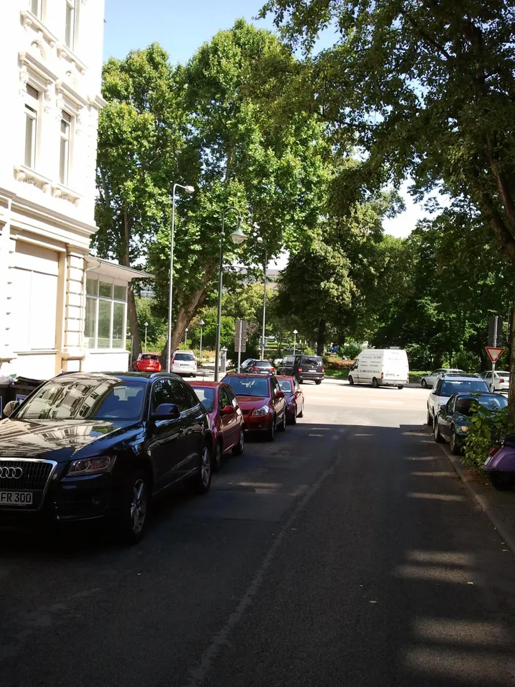 4 Zimmer Wohnung mit 140 m² in Wiesbaden – Bild 2