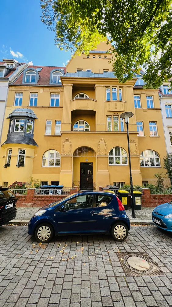 4 Zimmer Wohnung mit 105 m² in Halle (Saale) – Bild 1
