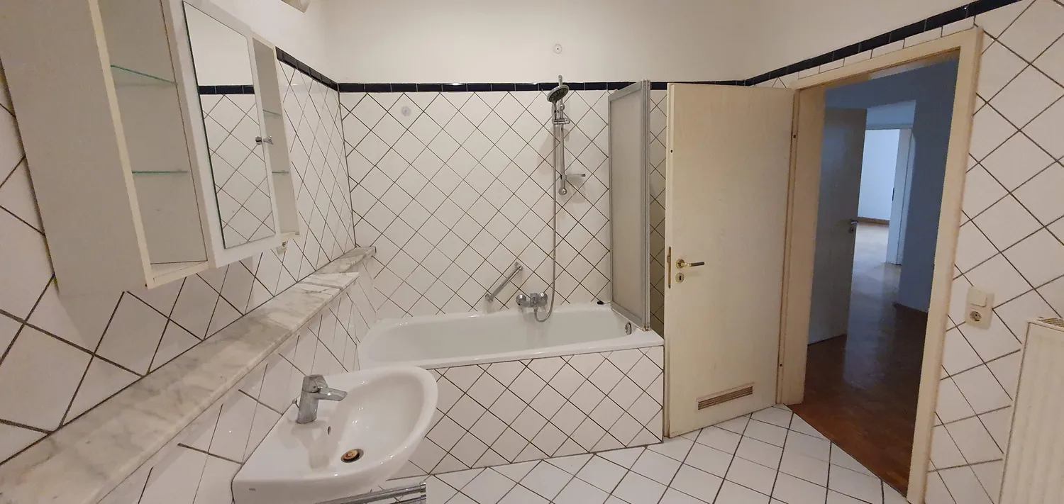 2 Zimmer Wohnung mit 65 m² in Siegen – Bild 4
