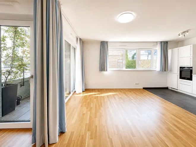2 Zimmer Wohnung mit 77 m² in Köln – Bild 2