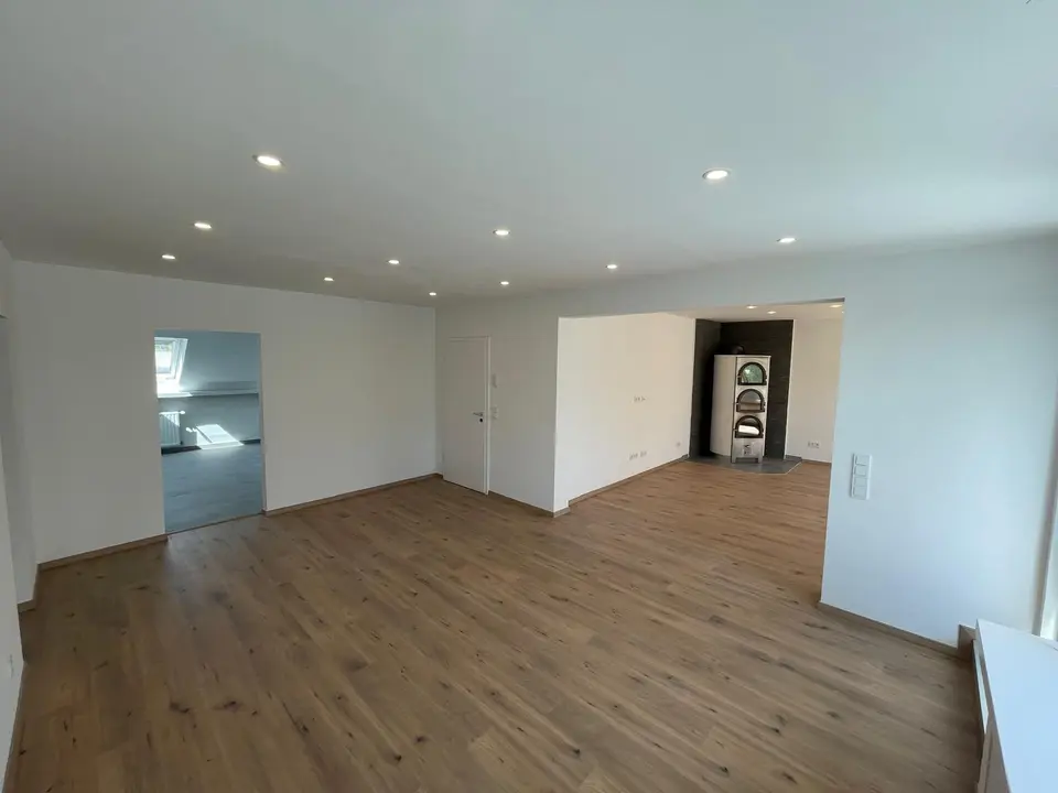 6 Zimmer Wohnung mit 98 m² in Groß-Gerau – Bild 1