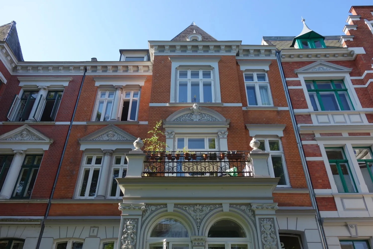 5 Zimmer Wohnung mit 108 m² in Lübeck – Bild 1