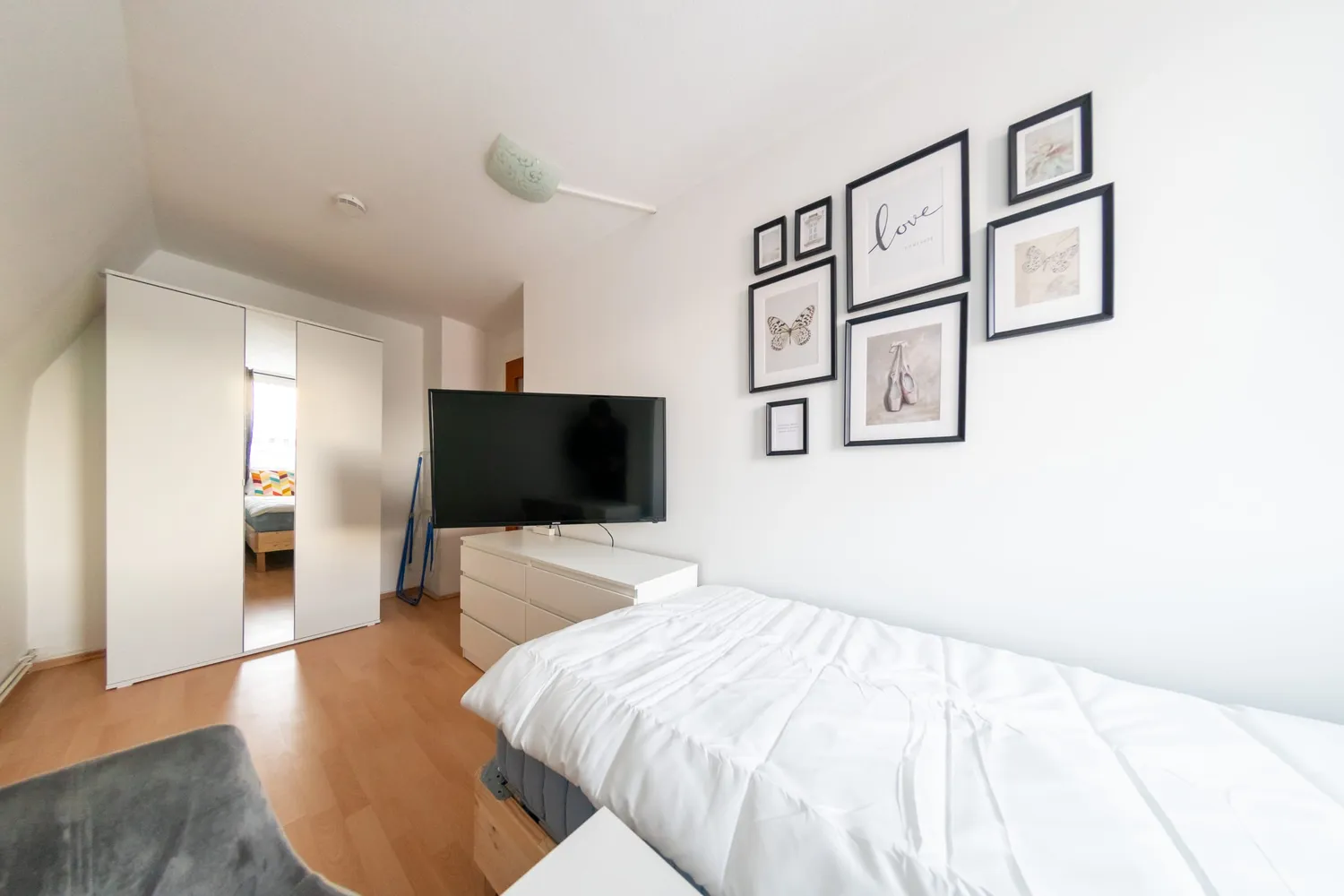 WG-Zimmer mit 11 m² in Frankfurt am Main – Bild 1