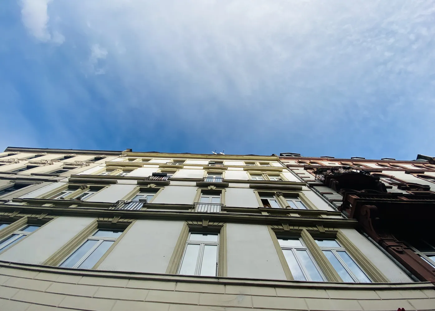 4 Zimmer Wohnung mit 100 m² in Frankfurt am Main – Bild 1