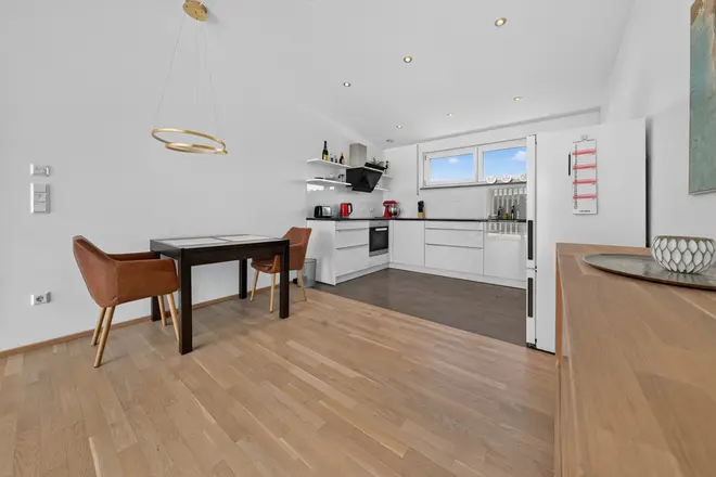 3 Zimmer Wohnung mit 119 m² in Augsburg – Bild 2