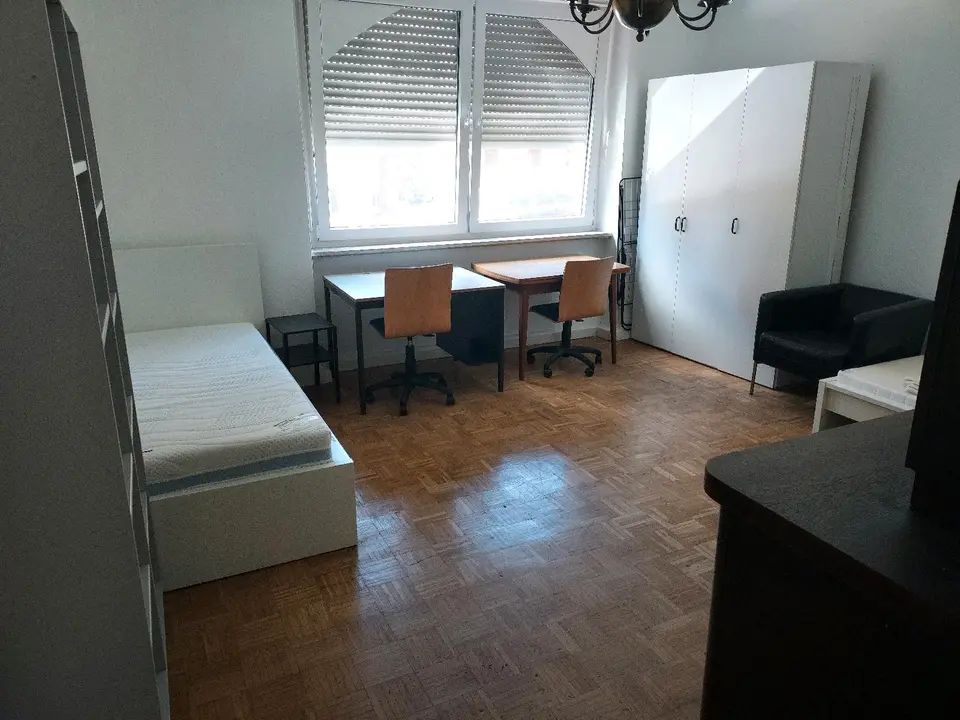 6 Zimmer Wohnung mit 120 m² in Würzburg – Bild 4