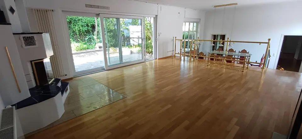 4 Zimmer Wohnung mit 140 m² in Würzburg – Bild 1