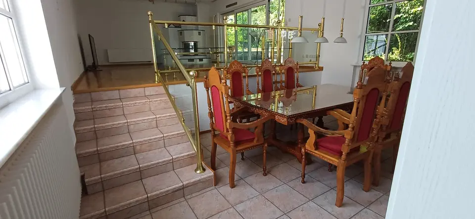 4 Zimmer Wohnung mit 140 m² in Würzburg – Bild 4